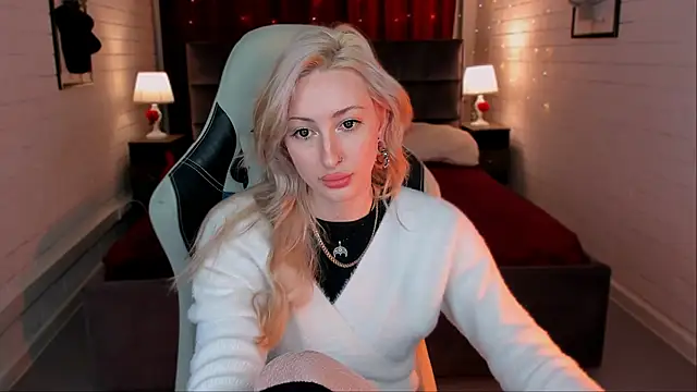 Snapshot of KitanaKimura chatting on 03/16/25, 03:17 KitanaKimura online show from 03/16/25, 03:17