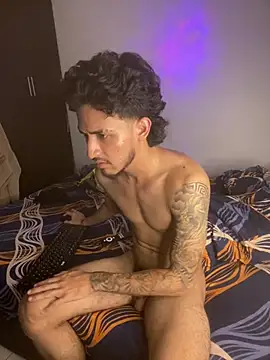 Snapshot of Zayn_kane chatting on 07/19/26, 02:48 Zayn kane online show from 07/19/26, 02:48