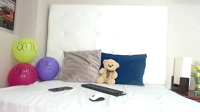 willow smitt online show from 10/25/25, 01:29