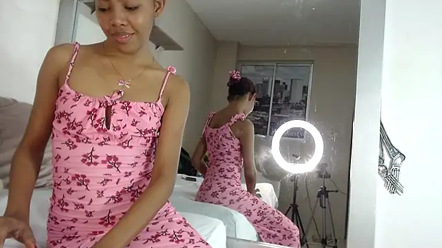 willow smitt online show from 11/09/25, 12:58