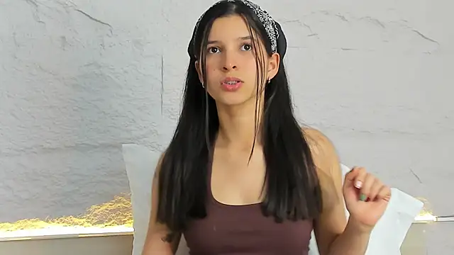 lucianasmith  online show from 02/11/26, 08:03