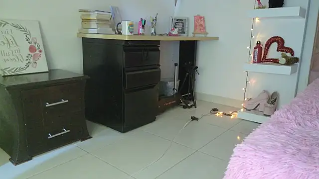 eva sin18 online show from 04/21/26, 01:42