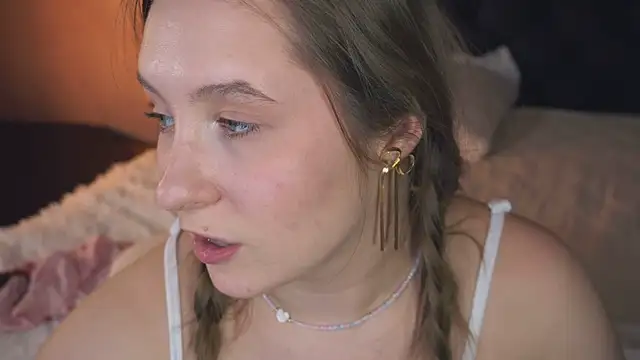 Snapshot of saint_trisha chatting on 02/06/26, 04:39 saint trisha online show from 02/06/26, 04:39