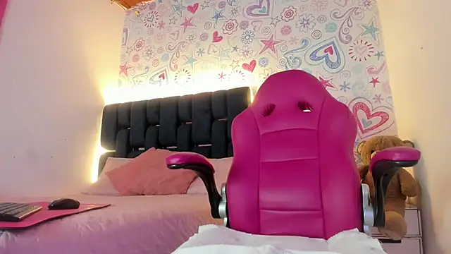 Snapshot of margott_22_ chatting on 11/26/25, 06:31 margott 22 online show from 11/26/25, 06:31