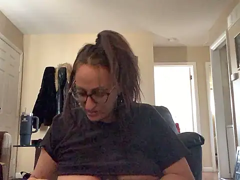 Snapshot of KittyKat_LoLo chatting on 03/22/25, 04:37 KittyKat LoLo online show from 03/22/25, 04:37