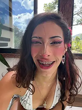 Lia Valmont online show from 04/07/26, 07:58