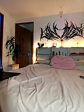 Lia Valmont online show from 04/22/26, 01:01