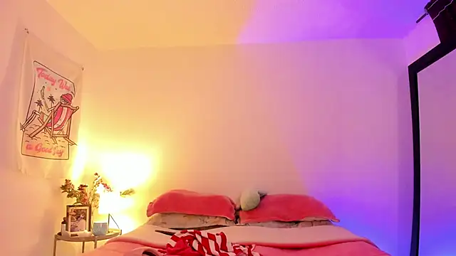 Snapshot of Alessamoth chatting on 12/22/25, 09:56 Alessamoth online show from 12/22/25, 09:56