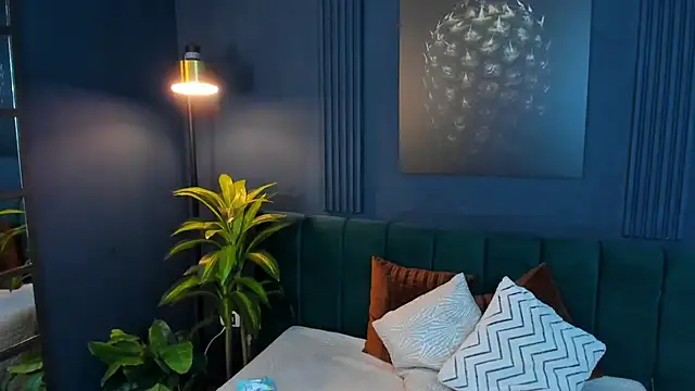 roxy hell online show from 03/19/25, 07:06