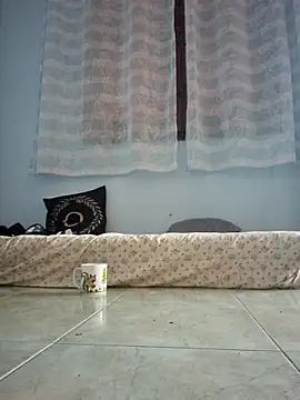 Snapshot of alexandraa12 chatting on 09/15/25, 05:40 alexandraa12 online show from 09/15/25, 05:40