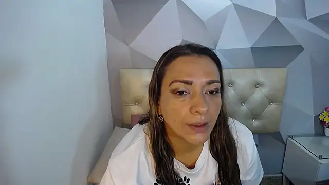 Milf-Prettyboobs online show from 11/15/25, 10:56