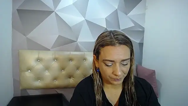 Milf-Prettyboobs online show from 12/14/25, 10:42