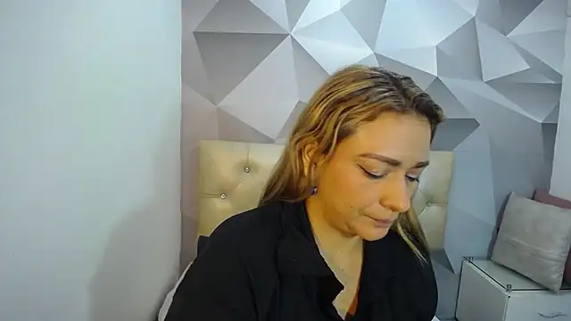 Milf-Prettyboobs online show from 12/20/25, 10:55