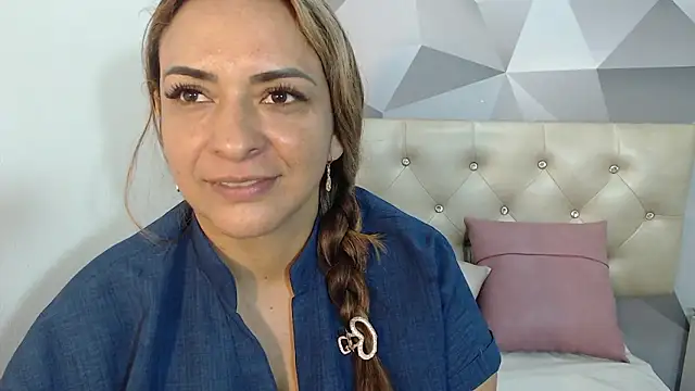 Milf-Prettyboobs online show from 01/13/26, 05:51