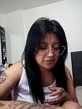 DaniPoison online show from 12/17/25, 11:11