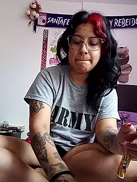 Snapshot of DaniPoison chatting on 01/17/26, 12:32 DaniPoison online show from 01/17/26, 12:32