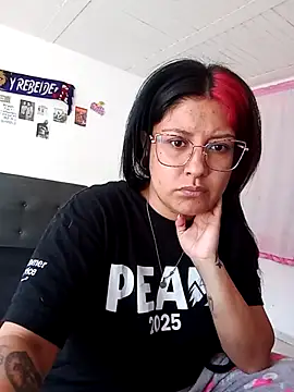 Snapshot of DaniPoison chatting on 02/10/26, 02:43 DaniPoison online show from 02/10/26, 02:43