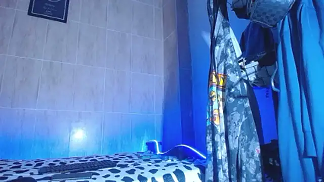 dareck 18 online show from 01/14/26, 07:41