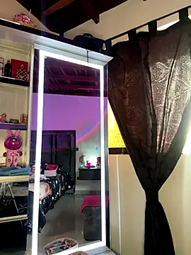 Paulet Johnson online show from 11/23/25, 08:52