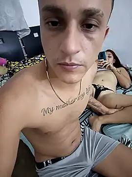 Snapshot of CandyAndAvery chatting on 03/09/25, 03:43 CandyAndAvery online show from 03/09/25, 03:43