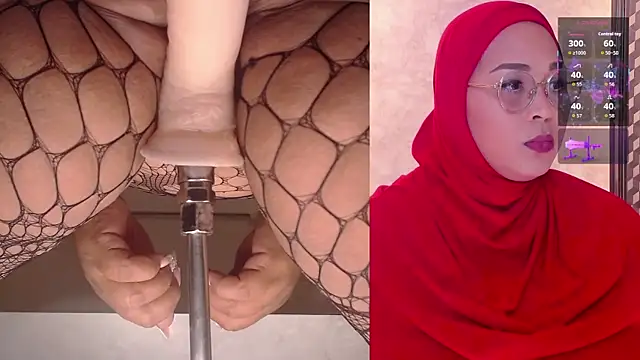 Snapshot of BBWHijab chatting on 02/25/26, 10:30 BBWHijab online show from 02/25/26, 10:30