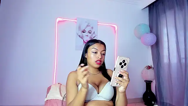 sweet cinamon online show from 11/25/25, 02:39