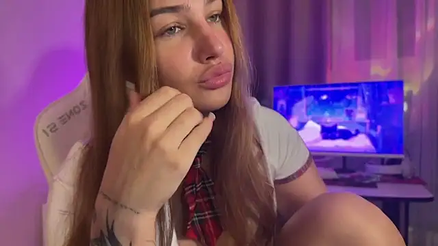 Snapshot of Anna_Six chatting on 12/03/25, 01:57 Anna Six online show from 12/03/25, 01:57