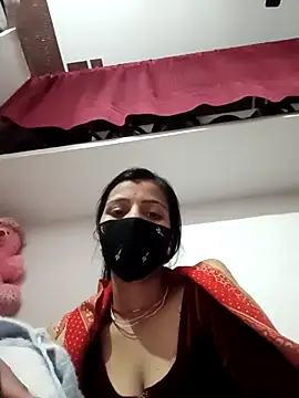 Snapshot of Daya_Chheda chatting on 11/17/25, 12:05 Daya Chheda online show from 11/17/25, 12:05