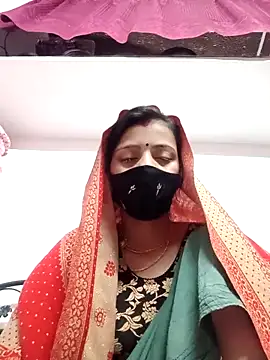 Snapshot of Daya_Chheda chatting on 11/21/25, 12:21 Daya Chheda online show from 11/21/25, 12:21