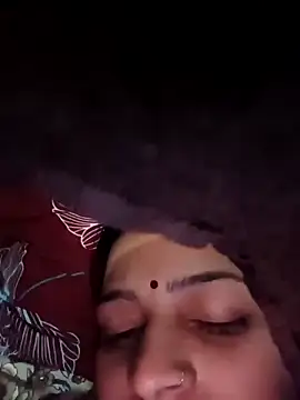 Snapshot of Daya_Chheda chatting on 11/25/25, 06:19 Daya Chheda online show from 11/25/25, 06:19