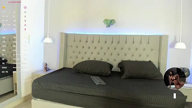 Emiliana Rios online show from 09/22/25, 12:45