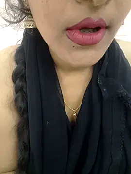 Snapshot of priya_00143 chatting on 11/16/25, 05:57 priya 00143 online show from 11/16/25, 05:57