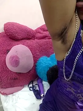 priya 00143 online show from 04/13/26, 06:13