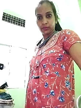 Snapshot of Hotty-Nidhi chatting on 03/12/25, 02:23 Hotty-Nidhi online show from 03/12/25, 02:23