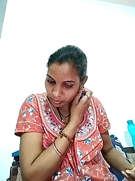 Snapshot of Hotty-Nidhi chatting on 03/13/25, 03:22 Hotty-Nidhi online show from 03/13/25, 03:22