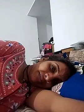 Snapshot of Hotty-Nidhi chatting on 03/14/25, 04:40 Hotty-Nidhi online show from 03/14/25, 04:40