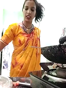 Snapshot of Hotty-Nidhi chatting on 03/17/25, 09:01 Hotty-Nidhi online show from 03/17/25, 09:01
