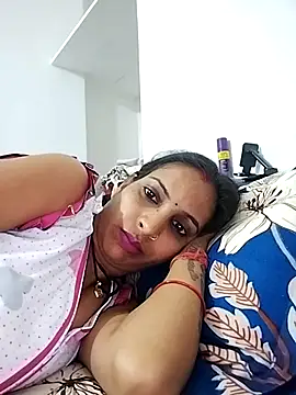 Snapshot of Hotty-Nidhi chatting on 03/17/25, 05:38 Hotty-Nidhi online show from 03/17/25, 05:38