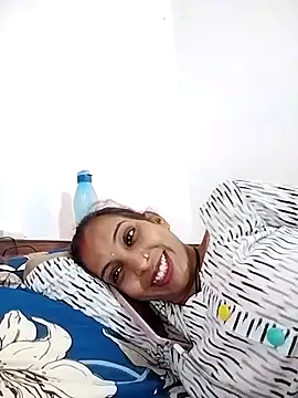 Snapshot of Hotty-Nidhi chatting on 03/18/25, 10:46 Hotty-Nidhi online show from 03/18/25, 10:46