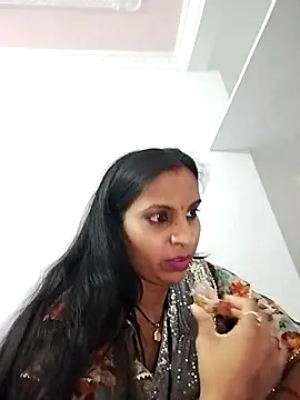 Snapshot of Hotty-Nidhi chatting on 03/19/25, 12:34 Hotty-Nidhi online show from 03/19/25, 12:34