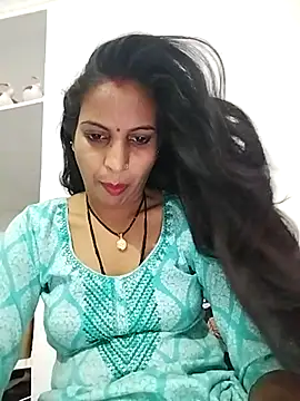 Snapshot of Hotty-Nidhi chatting on 03/22/25, 10:39 Hotty-Nidhi online show from 03/22/25, 10:39