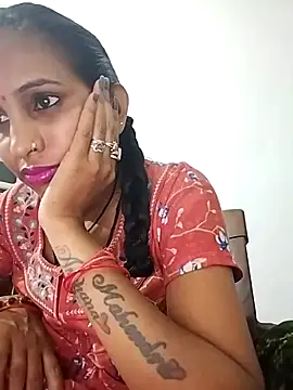 Snapshot of Hotty-Nidhi chatting on 03/22/25, 04:58 Hotty-Nidhi online show from 03/22/25, 04:58