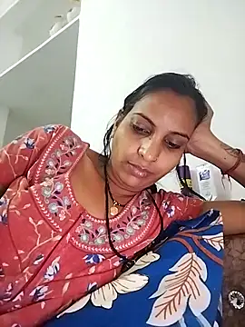 Snapshot of Hotty-Nidhi chatting on 03/23/25, 06:05 Hotty-Nidhi online show from 03/23/25, 06:05