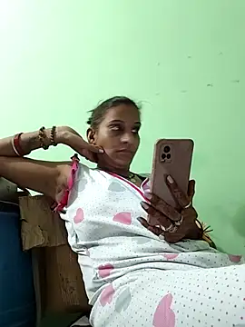 Snapshot of Hotty-Nidhi chatting on 09/24/25, 05:16 Hotty-Nidhi online show from 09/24/25, 05:16