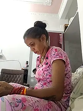 Snapshot of Hotty-Nidhi chatting on 09/26/25, 11:58 Hotty-Nidhi online show from 09/26/25, 11:58