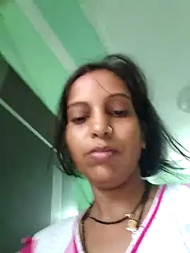Snapshot of Hotty-Nidhi chatting on 09/27/25, 03:22 Hotty-Nidhi online show from 09/27/25, 03:22