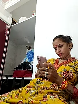Snapshot of Hotty-Nidhi chatting on 09/28/25, 07:25 Hotty-Nidhi online show from 09/28/25, 07:25