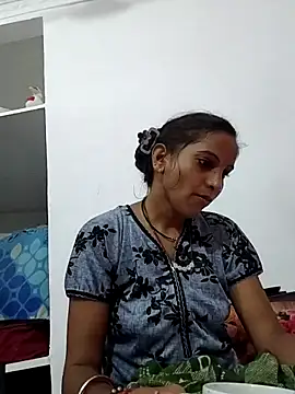 Snapshot of Hotty-Nidhi chatting on 10/03/25, 03:25 Hotty-Nidhi online show from 10/03/25, 03:25
