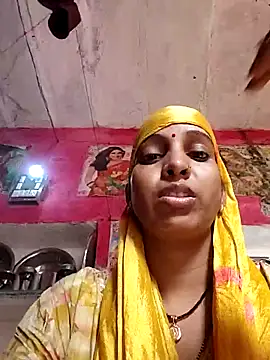 Snapshot of Hotty-Nidhi chatting on 10/08/25, 03:04 Hotty-Nidhi online show from 10/08/25, 03:04