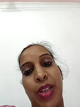 Snapshot of Hotty-Nidhi chatting on 10/13/25, 03:45 Hotty-Nidhi online show from 10/13/25, 03:45